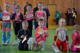 vc114: Foto: Děvčata bojovala v tělocvičně Gymnázia Jiřího Ortena ve Velké ceně Kutné Hory
