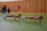 vc137: Foto: Děvčata bojovala v tělocvičně Gymnázia Jiřího Ortena ve Velké ceně Kutné Hory