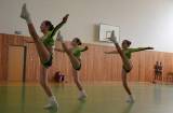 vc153: Foto: Děvčata bojovala v tělocvičně Gymnázia Jiřího Ortena ve Velké ceně Kutné Hory