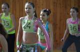 vc164: Foto: Děvčata bojovala v tělocvičně Gymnázia Jiřího Ortena ve Velké ceně Kutné Hory
