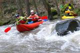 Doubrava84: Martinské kameny poslaly některé posádky do chladné vody řeky Doubravy