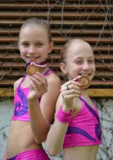 dsc_0743: Dvojice Fit Art Tereza Müllerová a Nikola Petránková ze Zlína přivezla brnzové medaile