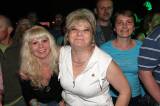 5G6H2776: Foto: Horký večer a skupina Keks vytáhly na parket v Nových Dvorech stovky tanečníků
