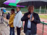 dscn0019: Lehkoatletický stadion v Čáslavi má nový povrch, fotbalové hřiště se dočkalo zavlažování