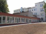 dscn0102: Čáslavská nemocnice modernizuje, hlavní budovu s oddělením geriatrie spojuje krček