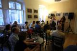 5G6H9689: Kavárna Blues Café nabídla hudbu slovenské dvojice Romanika