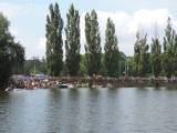 DSCN3629: Foto: První čáslavská neckyáda přilákala na Podměstský rybník plavidla i diváky