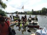 DSCN3676: Foto: První čáslavská neckyáda přilákala na Podměstský rybník plavidla i diváky