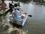 DSCN3678: Foto: První čáslavská neckyáda přilákala na Podměstský rybník plavidla i diváky