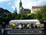 P1090145: Foto: Třicáté jubileum hudebního festivalu Kocábka oslavili dortem