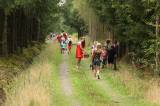 5G6H0416: Foto: Děti musely v paběnickém lese odevzdat své svačiny Otesánkovi!