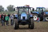 IMG_1155: Studenti byli během Polního dne v Čáslavi zasvěceni do provozu zemědělských strojů