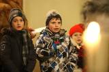 5G6H4217: Foto: Děti z MŠ a ZŠ v Červených Janovicích zazpívaly v kostele sv. Martina