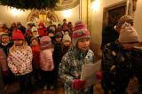 5G6H4240: Foto: Děti z MŠ a ZŠ v Červených Janovicích zazpívaly v kostele sv. Martina