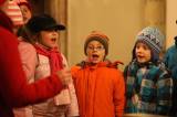 5G6H4273: Foto: Děti z MŠ a ZŠ v Červených Janovicích zazpívaly v kostele sv. Martina