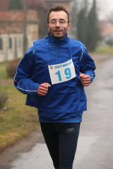 5G6H9425: Foto: V devětadvacátém Silvestrovském běhu ve Svatém Mikuláši zvítězil Dominik Kubec