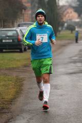 5G6H9433: Foto: V devětadvacátém Silvestrovském běhu ve Svatém Mikuláši zvítězil Dominik Kubec