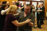 5G6H1083: Foto: Na úvod tanečních pro dospělé si manželé Novákovi připravili blues a rumbu