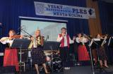 DSC_8799: Foto: Šest kapel, ruští mužíci a skútr jako hlavní výhra - to byl Ples města Kolín