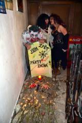 DSC_0011: Foto: Kutnohorský sklípek U Dobrého draka hostil krvelačnou Zombie párty