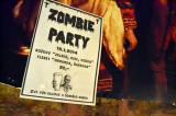 DSC_0062: Foto: Kutnohorský sklípek U Dobrého draka hostil krvelačnou Zombie párty