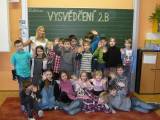 P1080979: Foto: Žáci ze ZŠ Žižkov si pro vysvědčení došli ve společenském oblečení