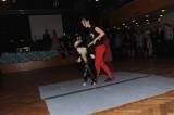 DSC_4155: Foto: Tančící pes i gymnastika u tyče ozvláštnili ples kolínské stavební průmyslovky
