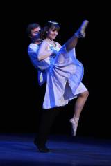 5G6H0964: Foto: Žáci twirlingového týmu Avanti v pátek dvakrát tančili „Zakázanou lásku“