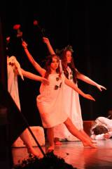 5G6H1050: Foto: Žáci twirlingového týmu Avanti v pátek dvakrát tančili „Zakázanou lásku“