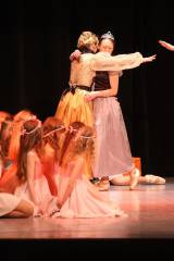 5G6H1054: Foto: Žáci twirlingového týmu Avanti v pátek dvakrát tančili „Zakázanou lásku“