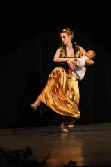 5G6H1076: Foto: Žáci twirlingového týmu Avanti v pátek dvakrát tančili „Zakázanou lásku“