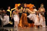 5G6H1128: Foto: Žáci twirlingového týmu Avanti v pátek dvakrát tančili „Zakázanou lásku“