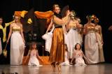 5G6H1129: Foto: Žáci twirlingového týmu Avanti v pátek dvakrát tančili „Zakázanou lásku“