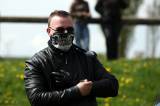 5G6H7112: Foto, video: Motorkáři zaplavili Kutnou Horu, velikonční vyjížďkou zahájili sezonu