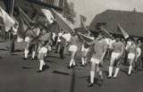 maj_caslav114: Ulice Československé lidové armády, mladí sportovci, 1974 - Historické fotografie vás zavedou do Čáslavi sedmdesátých let