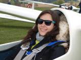 aero1: Barbora Moravcová - nejmladší účastnice závodu, létala s ASW-15B - Piloti ze Zbraslavic obsadili první tři místa ve třídě kombi plachtařského závodu AZ Cup
