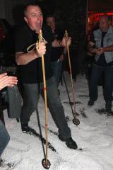 5G6H8641: Foto, video: V Lázních Roztěž řádili na zimním disco, na sníh vytáhli i lyže!