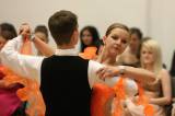 5G6H9469: Foto: Další generace si vyzkoušela atmosféru tanečních kurzů v Lorci