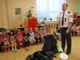 2: Dopravní policisté zavítali mezi děti do mateřské školky Masarykova