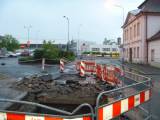 p1100863: Začátek Žitenické ulice v Čáslavi uzavřeli kvůli opravám inženýrských sítí
