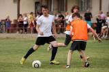 5G6H4356: Foto: Na fotbalovém hřišti v Křeseticích bojují mládežnické týmy ve Fotukre