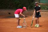 5G6H5520: Foto: V tenisovém turnaji starších žáků zvítězili Filip Kratochvíl a Lucie Králová