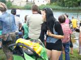 P1330023: Foto, video: Hladinu Podmětského rybníku čeřila po domácku vyrobená plavidla