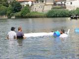 P1330075: Foto, video: Hladinu Podmětského rybníku čeřila po domácku vyrobená plavidla