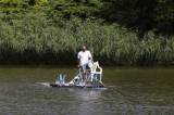 _MG_6876: Foto, video: Hladinu Podmětského rybníku čeřila po domácku vyrobená plavidla