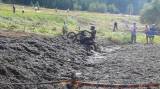 P1130597: Foto, video: O evropský titul motokrosaři bojovali i s překážkami plných bláta