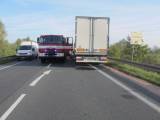 img_1852: Smrtelná nehoda na obchvatu Čáslavi: Dodávka se srazila s kamionem