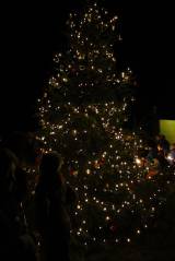 IMG_8101: Foto: O první adventní neděli rozsvítili vánoční stromeček také v Žehušicích 