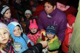 IMG_7960: Foto: Vánoční strom svítí i v Tupadlech u Čáslavi, na děti čekaly sladké dárečky!