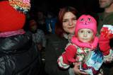 IMG_7980: Foto: Vánoční strom svítí i v Tupadlech u Čáslavi, na děti čekaly sladké dárečky!
